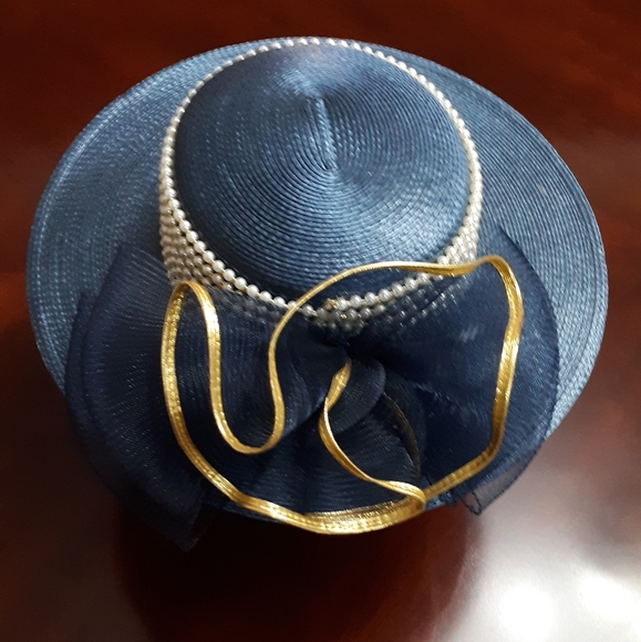 Navy blue hat - Picture 3 of 4